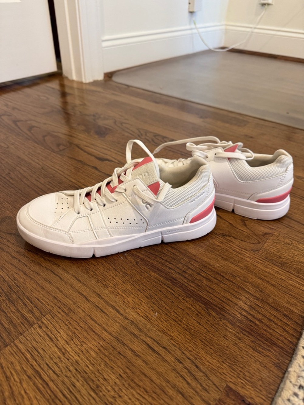 On Cloud The Roger Sneaker - Size 8.5